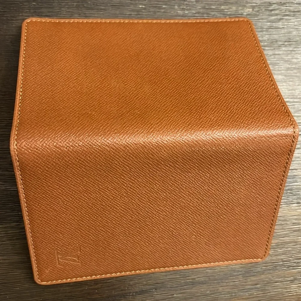 Authentic Louis Vuitton brown taiga leather bifold card I.D. Holder